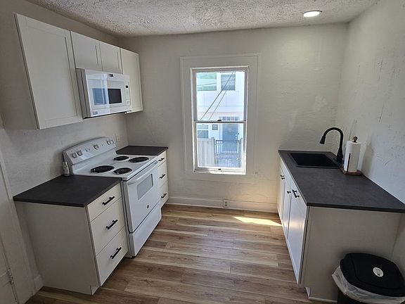 2nd image of 2134 2nd Ave N Unit 1/2