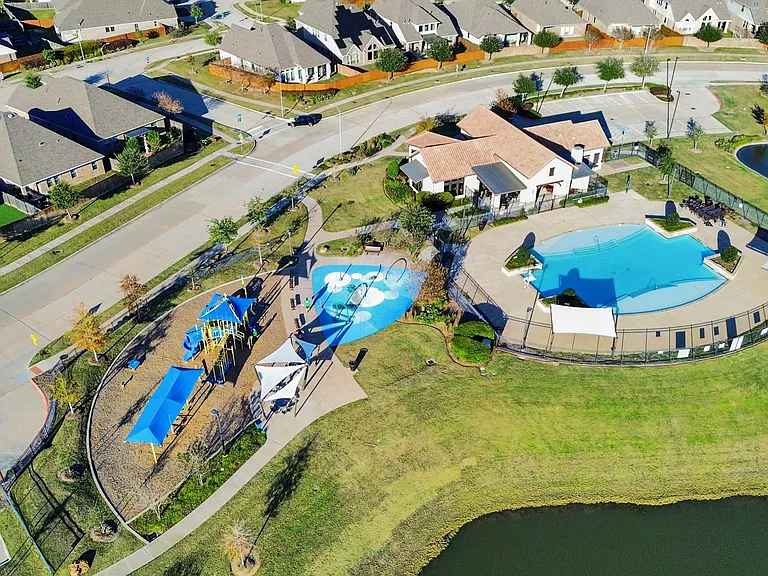 24654 Greenwood Bay Dr — Photo 42
