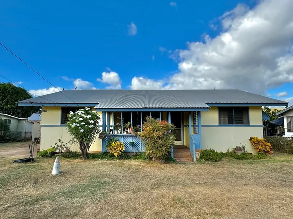 8749 Kekaha Rd, Kekaha, HI 96752