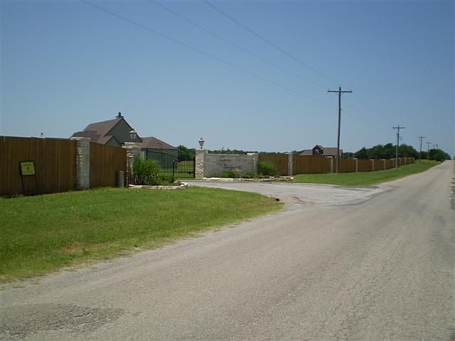 2nd image of 4 Tuscan Rd