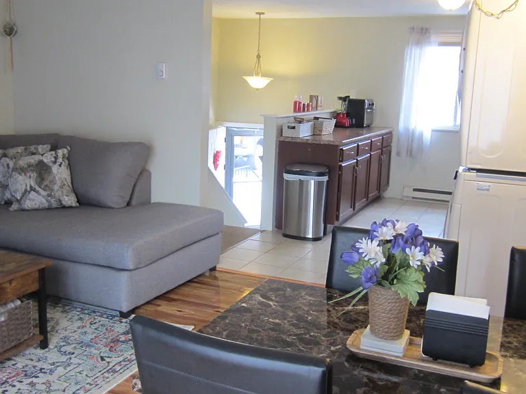 901 Mammoth Rd #6 — Photo 10