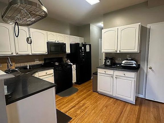 4th image of 318 Abington Woods Dr