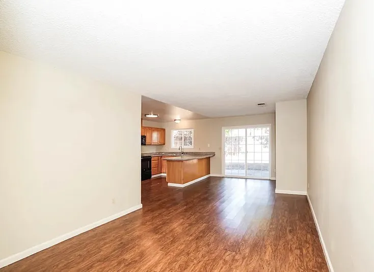 4 bed, 1563 sqft, $3,095 — Photo 2