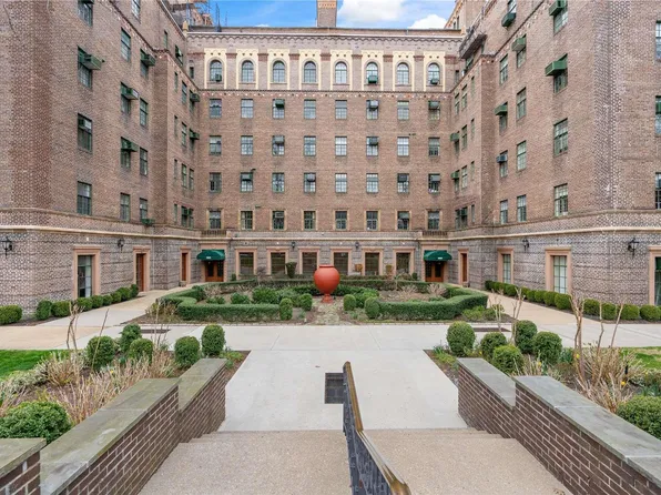 160 Middle Neck Road #3G, Great Neck, NY 11021