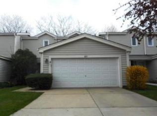 681 London Sq, Hoffman Estates, IL 60169