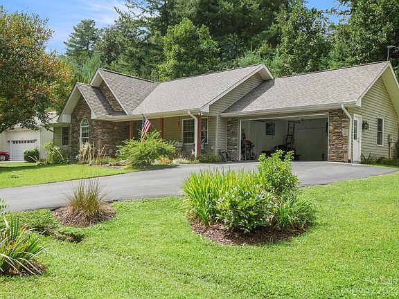 3rd image of 92 S Briarcreek Ct