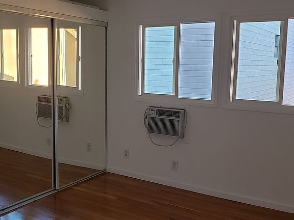 4th image of 9017 Harratt St