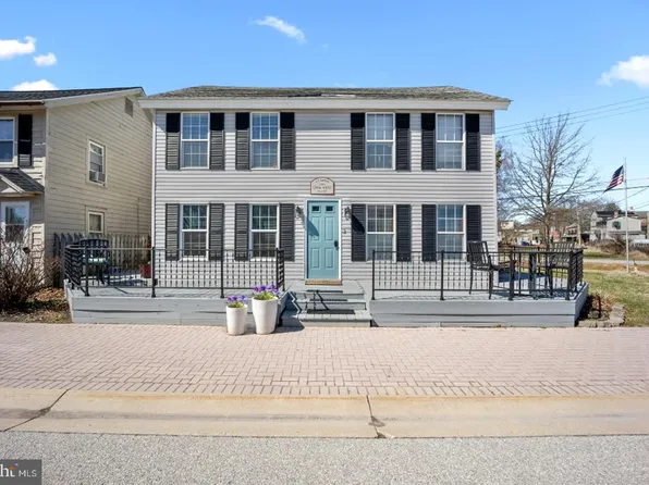 124 Canal St, Delaware City, DE 19706