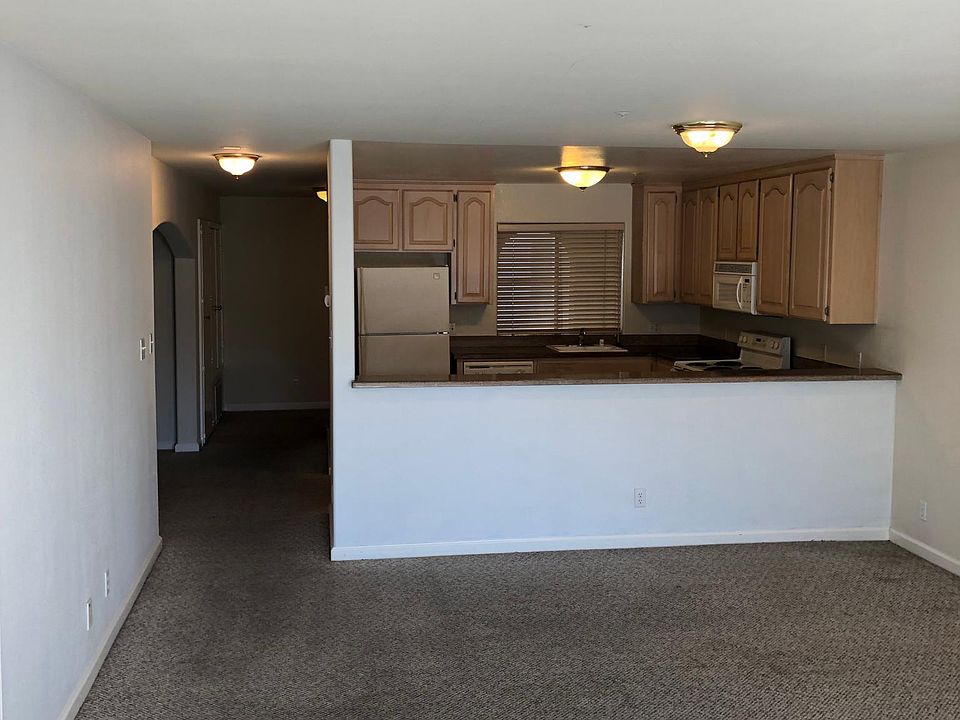 1st image of 320 Washington St #208