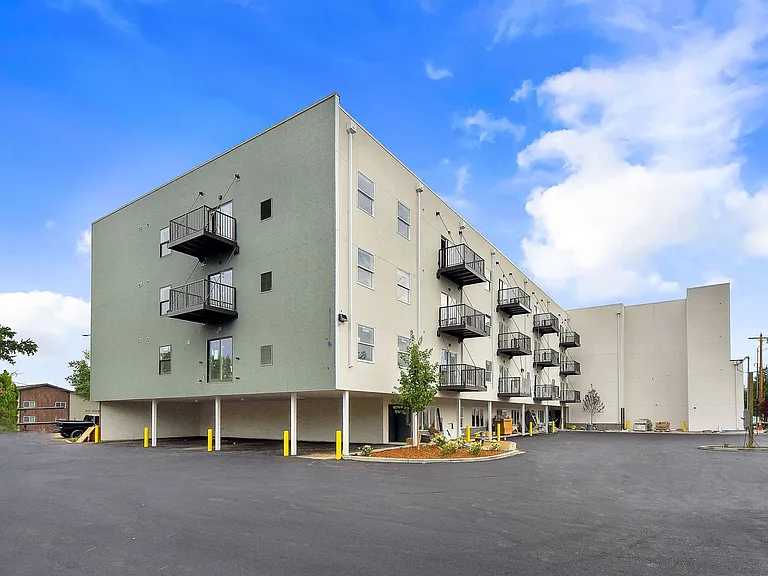 The Betty Apartments — Photo 6