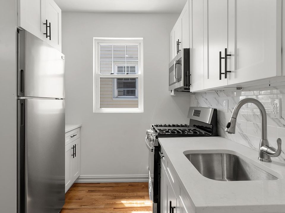 1st image of 292 Logan Ave Floor 2