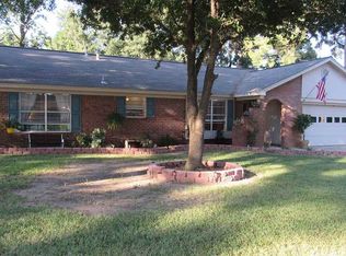 453 E Greenfield Dr, Wake Village, TX 75501