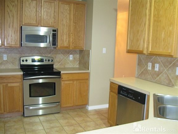 3rd image of 16430 Mesa Point Dr