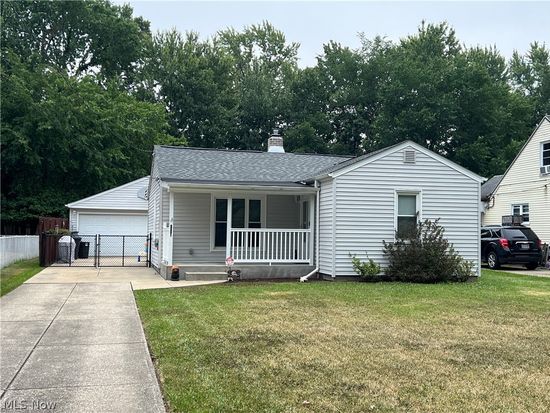 6821 Franke Rd, Middleburg Heights, OH 44130