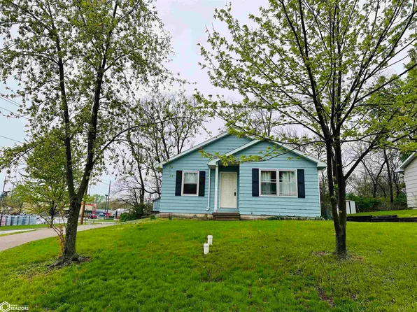 1105 W Adams Ave, Fairfield, IA 52556