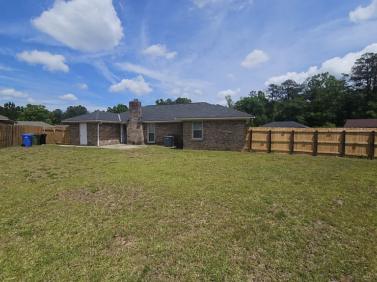 5727 Lexington Dr — Photo 42