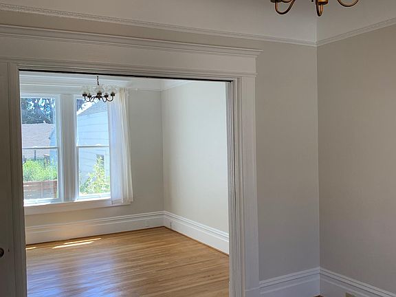 3rd image of 705 Douglass St