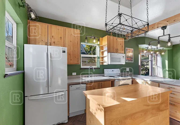1414 N Adams St — Photo 9