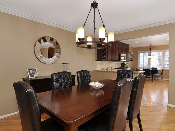 4th image of 20 Old Mill Ln