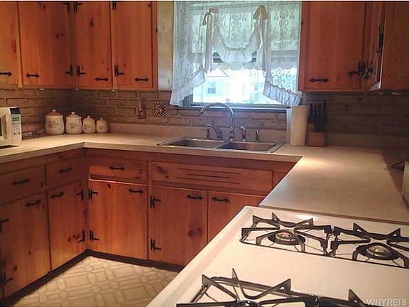 4th image of 103 Lyndale Ct