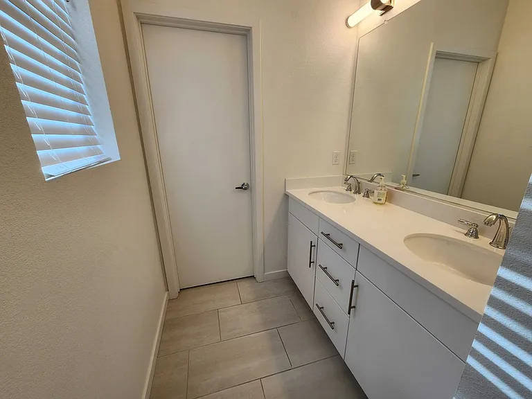 250 Log Pond Ln — Photo 10