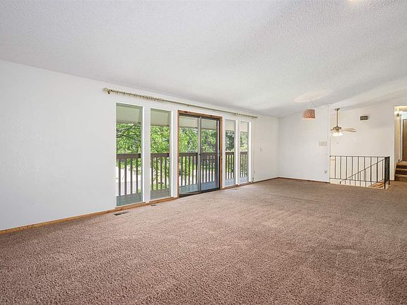 3rd image of 8327 N Greenwood Ct