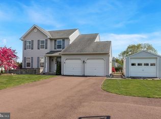 2121 Claymont Dr, Quakertown, PA 18951