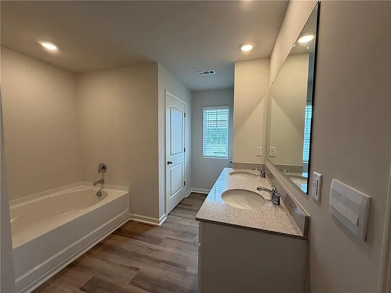 36 Berryville Dr — Photo 14