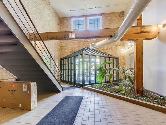 5th image of 5235 N Ravenswood Ave APT 3