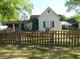305 W Creek St, Marietta, OK 73448