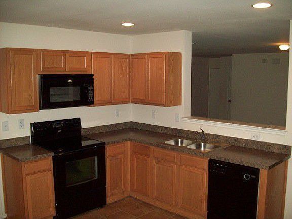 5th image of 4020 Country Ln