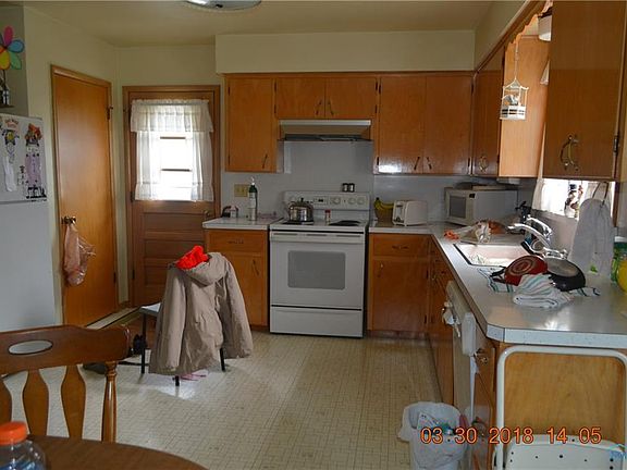 4th image of 2748 117th St