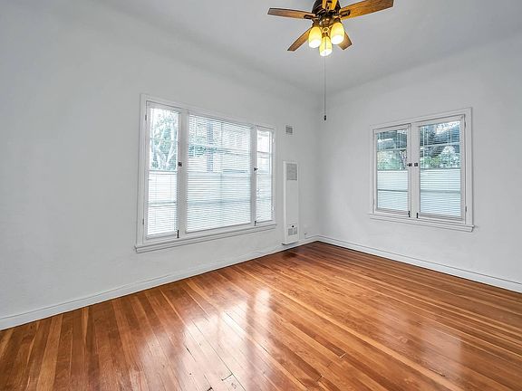 3rd image of 437 N Oakhurst Dr APT 105