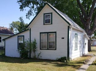 1011 6th Ave SE, Jamestown, ND 58401
