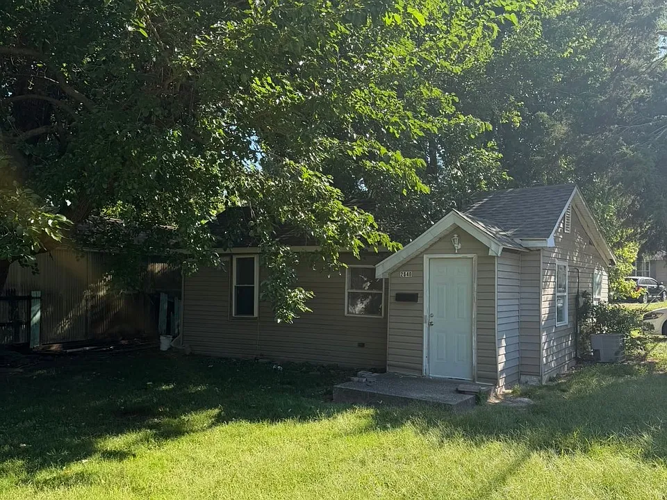 2640 S Price Ave