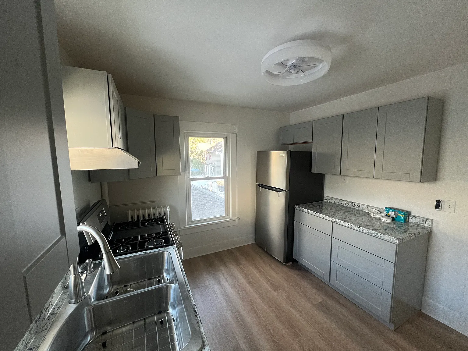 1 bed, 550 sqft, $1,850 — Photo 2