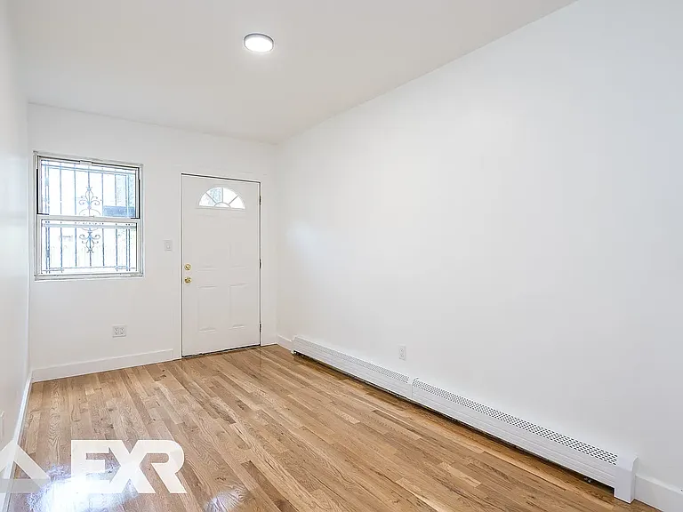 9 Hunterfly Pl #2F — Photo 4