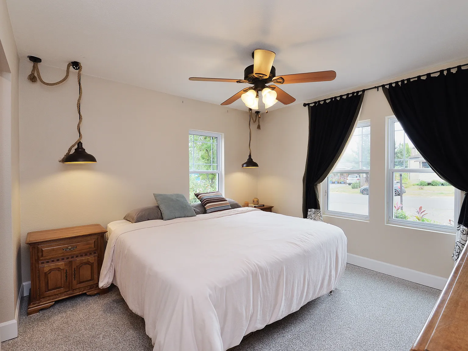 2 bed, 1280 sqft, $2,100 — Photo 2