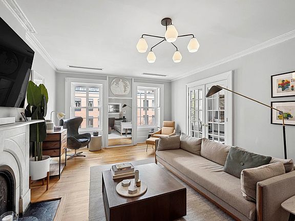 5th image of 136 W 11th St APT 3