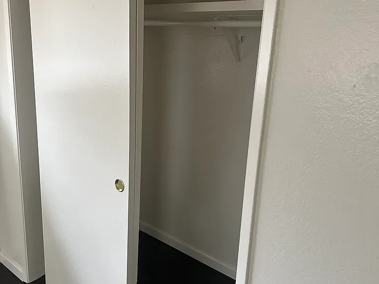 3318 V St #5 — Photo 2