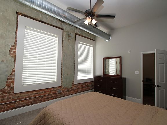 2nd image of 249 Magnolia St APT 201
