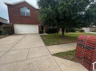 8621 King Ranch Dr, Aubrey, TX 76227