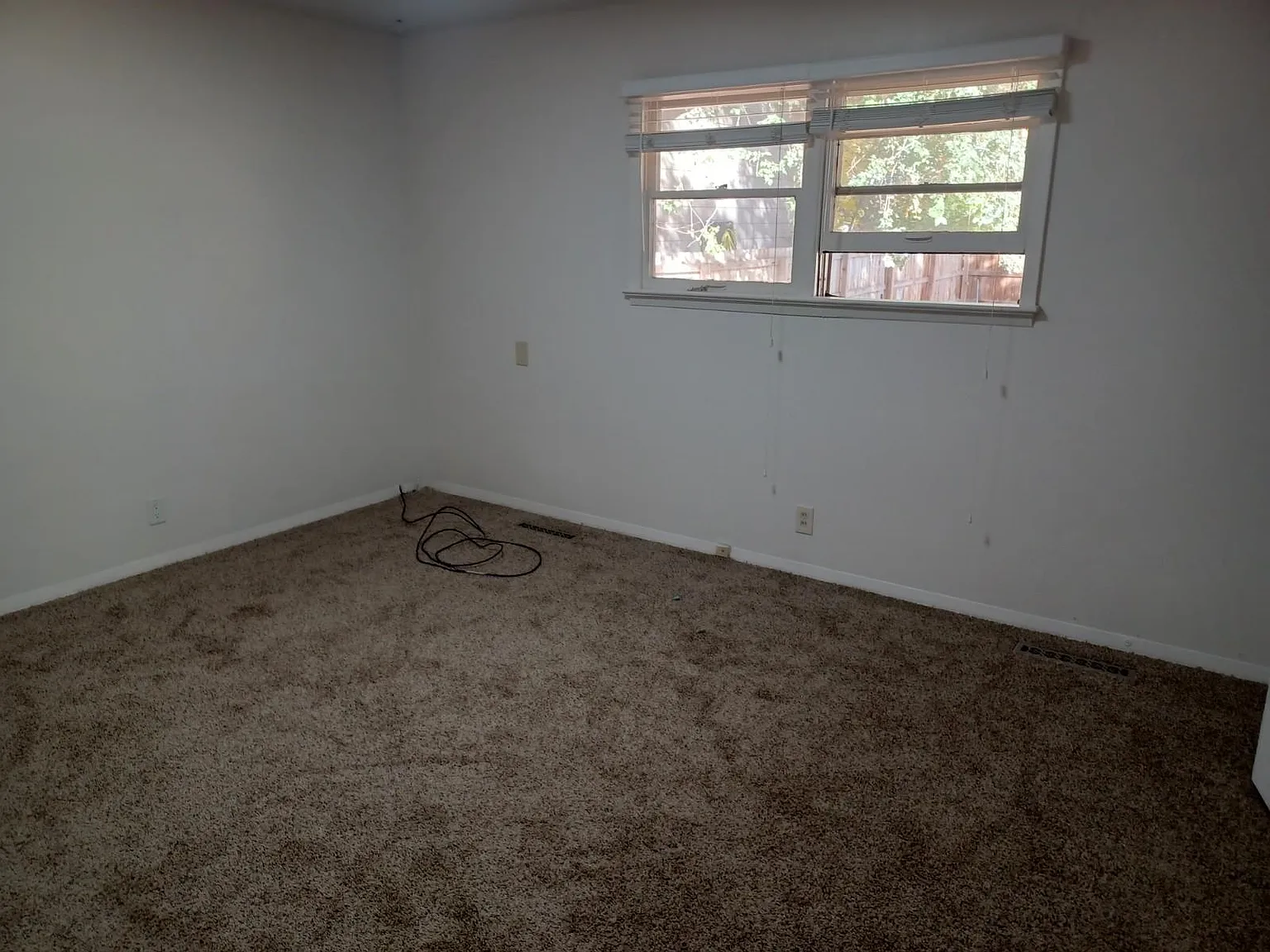4 bed, 2562 sqft, $2,800 — Photo 4
