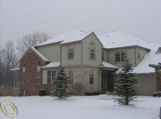 3838 Winding Brook Cir #1, Rochester Hills, MI 48309