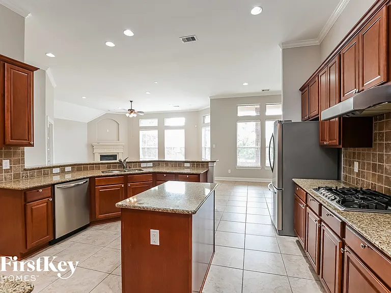 1934 Graystone Hills Dr — Photo 5