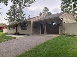 922 SW 6th Ave, Grand Rapids, MN 55744