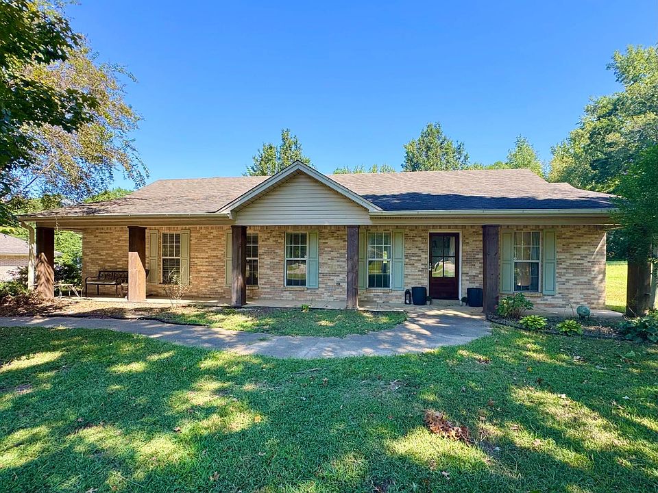 1st image of 140 Goodwin Dr