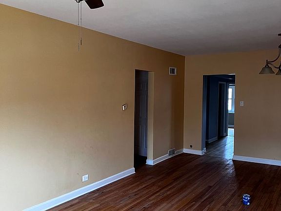 5th image of 2249 N Narragansett Ave