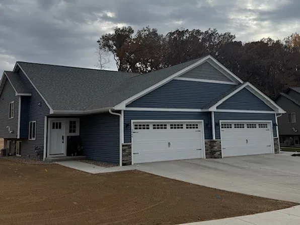 4915 Woodland Park Drive, Eau Claire, WI 54701