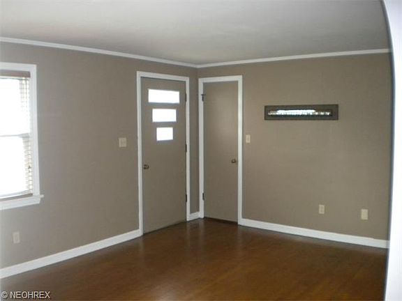 2nd image of 931 Woodlawn Ave